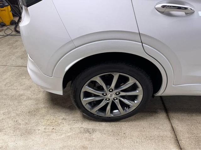 Photo of 2024 White Frost Tricoat Buick Encore GX