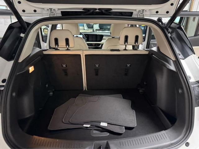Photo of 2024 White Frost Tricoat Buick Encore GX