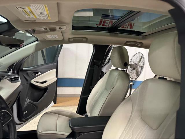 Photo of 2024 White Frost Tricoat Buick Encore GX