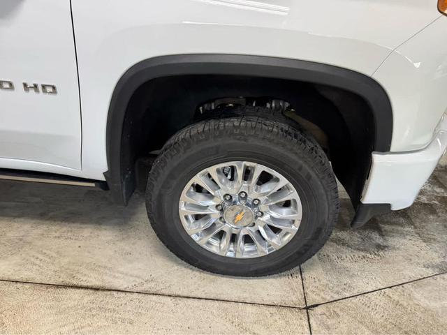 Photo of 2022 Summit White Chevrolet Silverado 3500