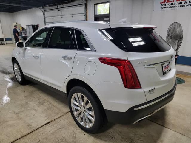 Photo of 2019 Crystal White Tricoat Cadillac XT5