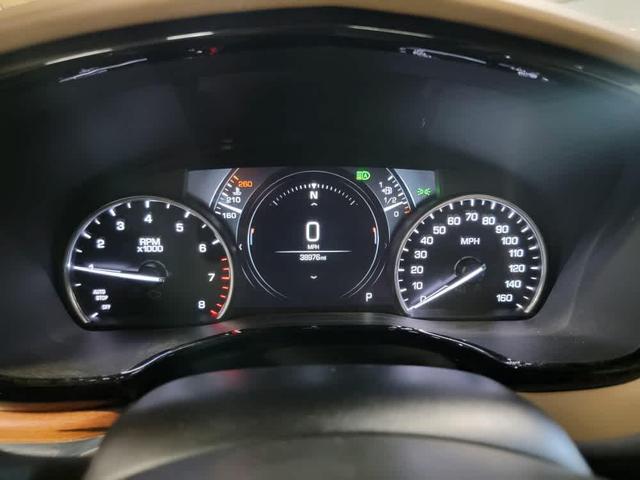 Photo of 2019 Crystal White Tricoat Cadillac XT5