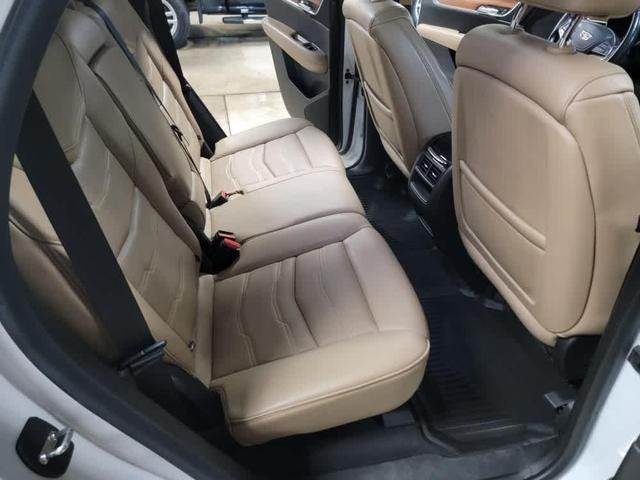 Photo of 2019 Crystal White Tricoat Cadillac XT5