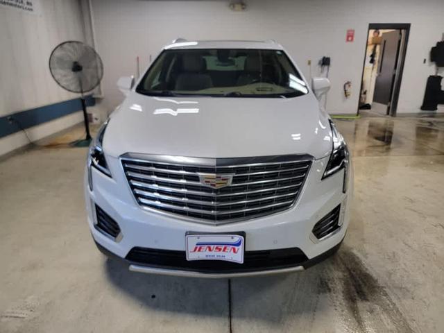 Photo of 2019 Crystal White Tricoat Cadillac XT5