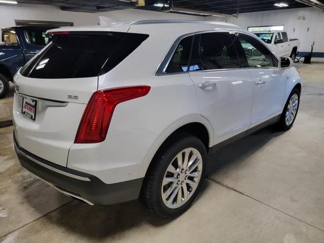 Photo of 2019 Crystal White Tricoat Cadillac XT5
