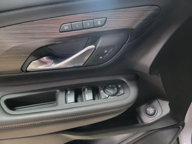 Photo of 2024 White Frost Tricoat GMC Terrain