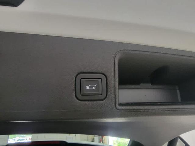 Photo of 2024 White Frost Tricoat GMC Terrain