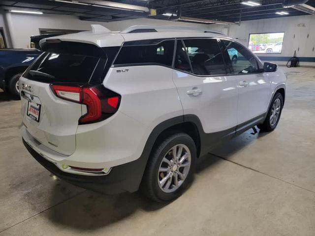Photo of 2024 White Frost Tricoat GMC Terrain