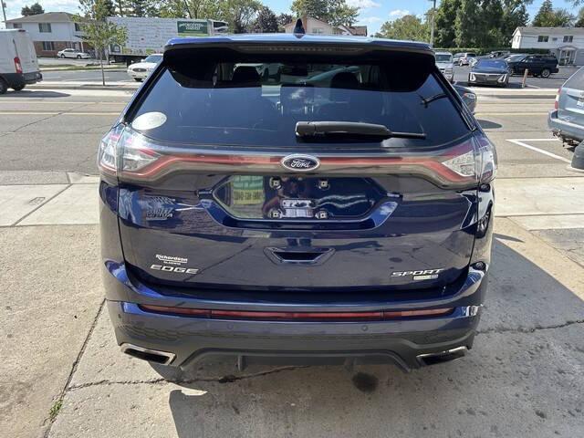 Photo of 2016 White Platinum Metallic Tri-Coat Ford Edge