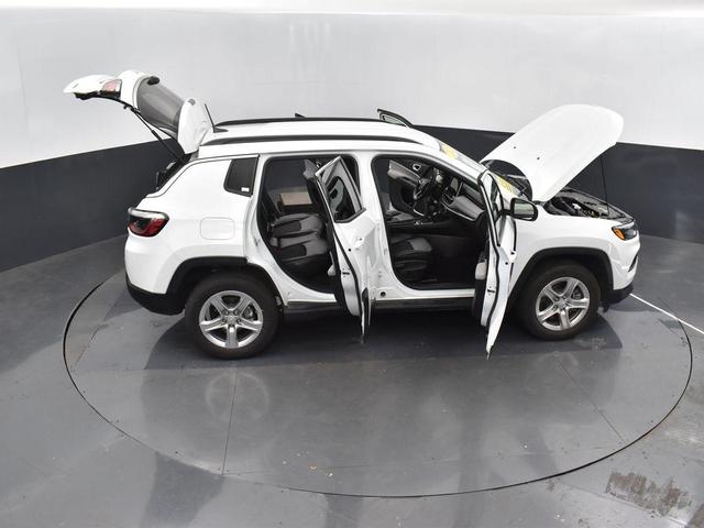 Photo of 2023 Bright White Clearcoat Jeep Compass