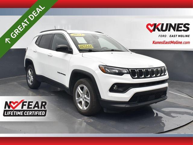 Photo of 2023 Bright White Clearcoat Jeep Compass