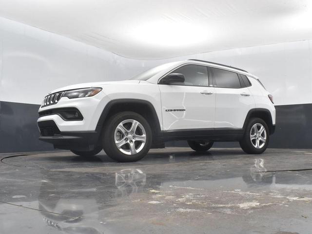 Photo of 2023 Bright White Clearcoat Jeep Compass