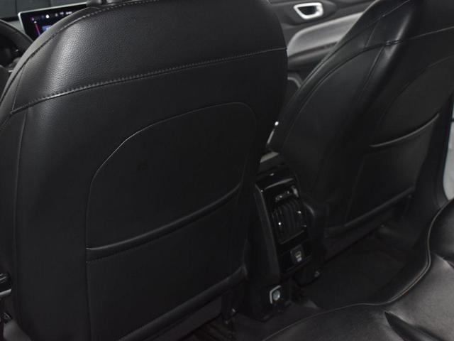 Photo of 2023 Bright White Clearcoat Jeep Compass