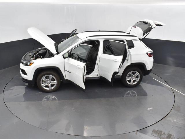 Photo of 2023 Bright White Clearcoat Jeep Compass