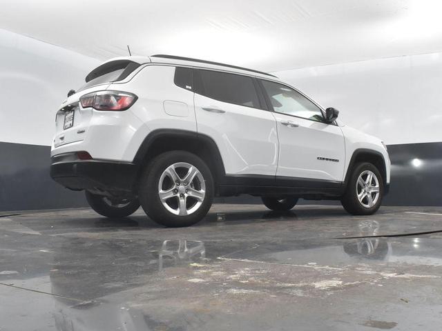Photo of 2023 Bright White Clearcoat Jeep Compass