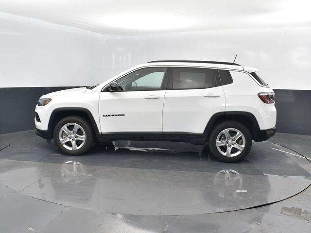 Photo of 2023 Bright White Clearcoat Jeep Compass