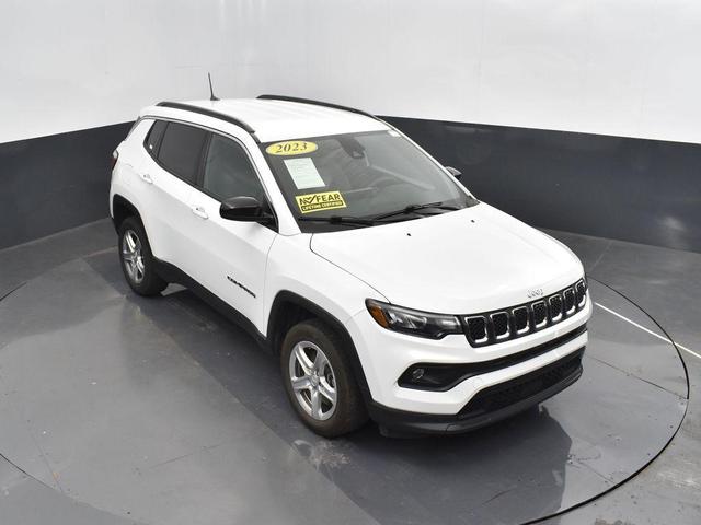 Photo of 2023 Bright White Clearcoat Jeep Compass