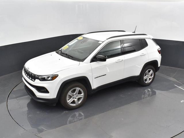 Photo of 2023 Bright White Clearcoat Jeep Compass