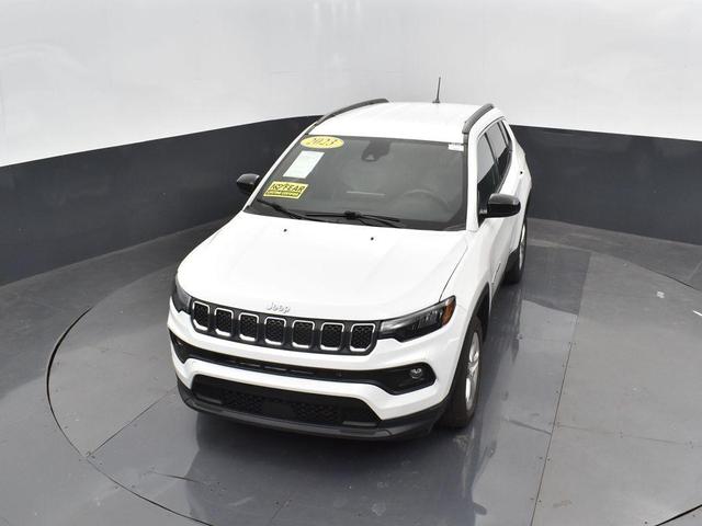 Photo of 2023 Bright White Clearcoat Jeep Compass