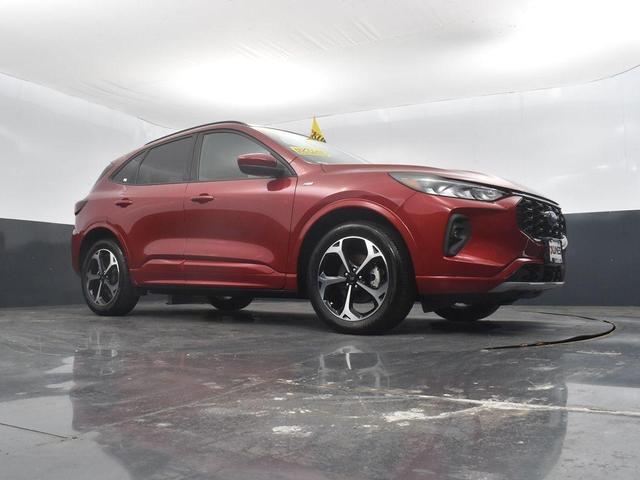 Photo of 2023 Rapid Red Metallic Tinted Clearcoat Ford Escape