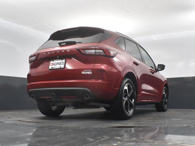 Photo of 2023 Rapid Red Metallic Tinted Clearcoat Ford Escape