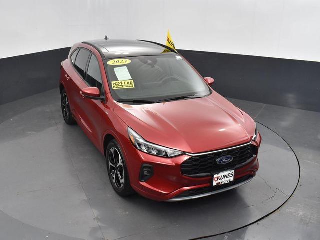 Photo of 2023 Rapid Red Metallic Tinted Clearcoat Ford Escape