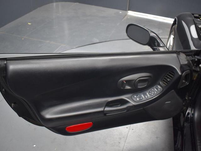 Photo of 2000 Onyx Black Metallic Chevrolet Corvette