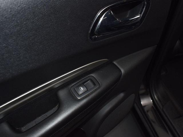 Photo of 2017 DB Black Crystal Clearcoat Dodge Durango