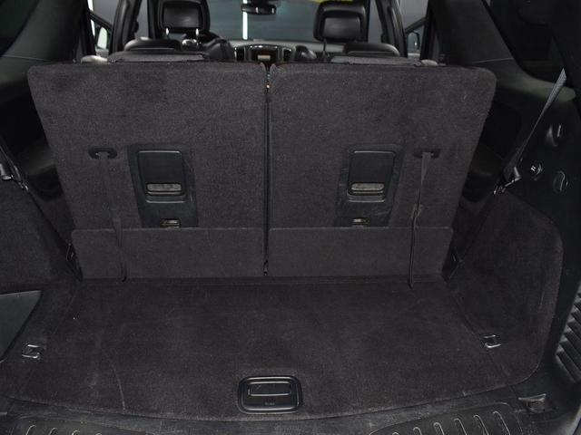 Photo of 2017 DB Black Crystal Clearcoat Dodge Durango