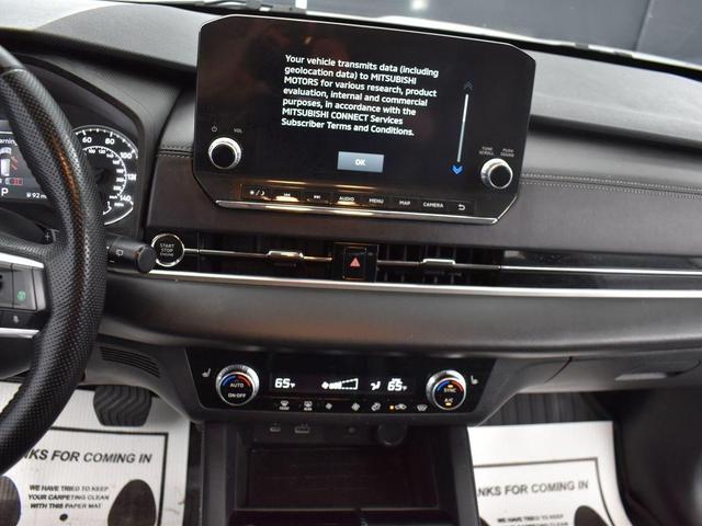 Photo of 2023 White Mitsubishi Outlander