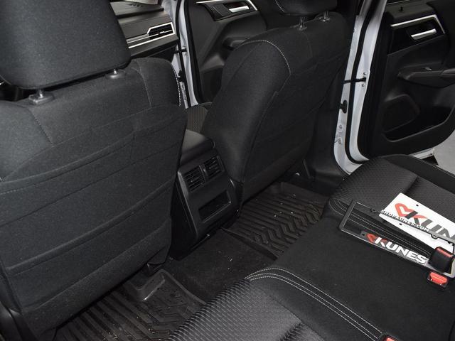 Photo of 2024 White Mitsubishi Outlander