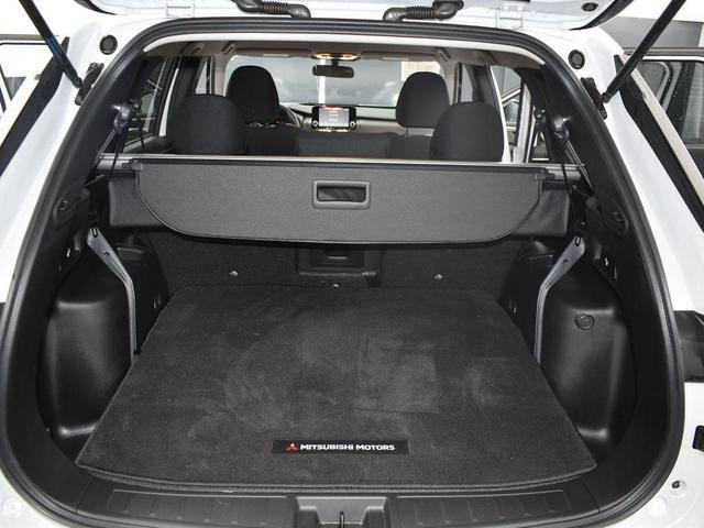 Photo of 2024 White Mitsubishi Outlander