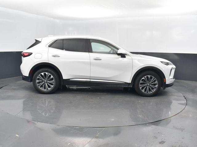 Photo of 2024 Summit White Buick Envision