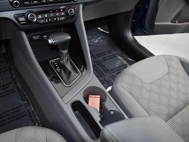 Photo of 2021 Deep Cerulean Kia Niro