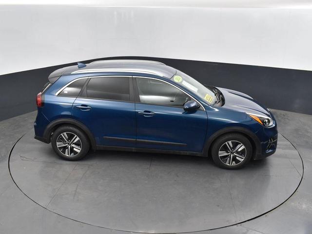 Photo of 2021 Deep Cerulean Kia Niro