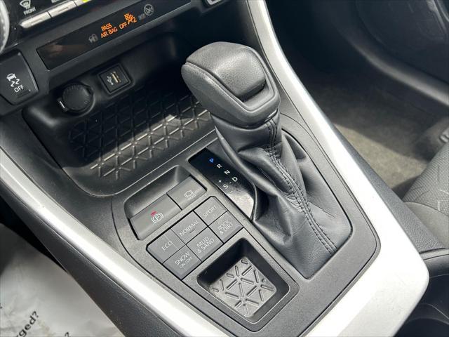Photo of 2023 Ice Cap Toyota RAV4