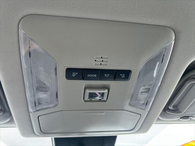 Photo of 2023 Ice Cap Toyota RAV4