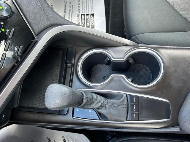 Photo of 2023 Ice Cap Toyota Camry