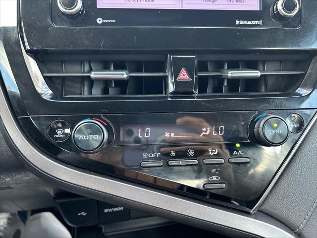 Photo of 2023 Ice Cap Toyota Camry