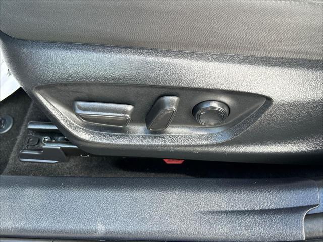 Photo of 2023 Ice Cap Toyota Camry