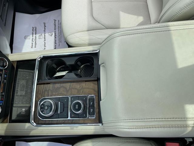 Photo of 2020 Agate Black Ford Expedition Max