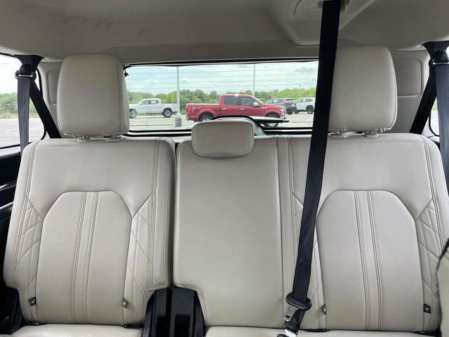Photo of 2020 Agate Black Ford Expedition Max