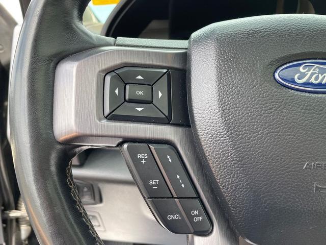 Photo of 2020 Agate Black Ford Expedition Max