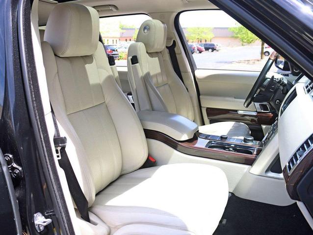 Photo of 2014 Santorini Black Metallic Land Rover Range Rover