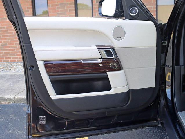 Photo of 2014 Santorini Black Metallic Land Rover Range Rover