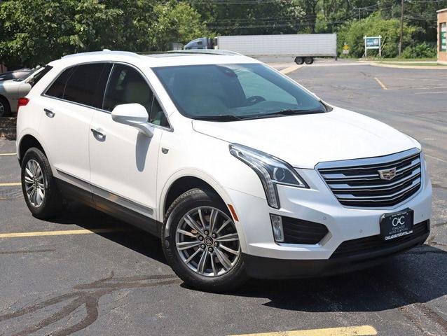 Photo of 2017 Crystal White Tricoat Cadillac XT5