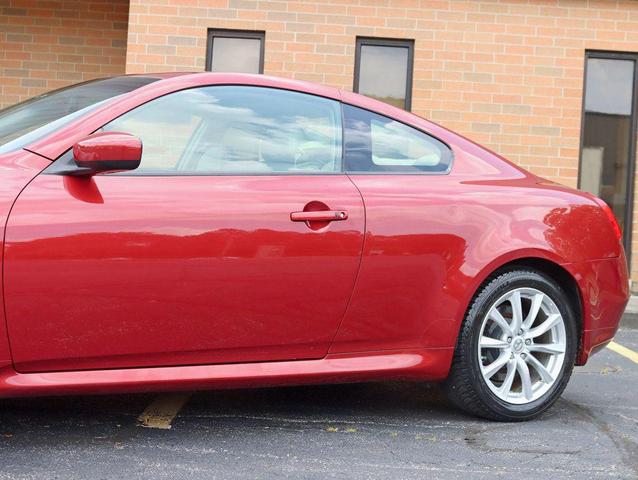 Photo of 2015 Venetian Ruby INFINITI Q60
