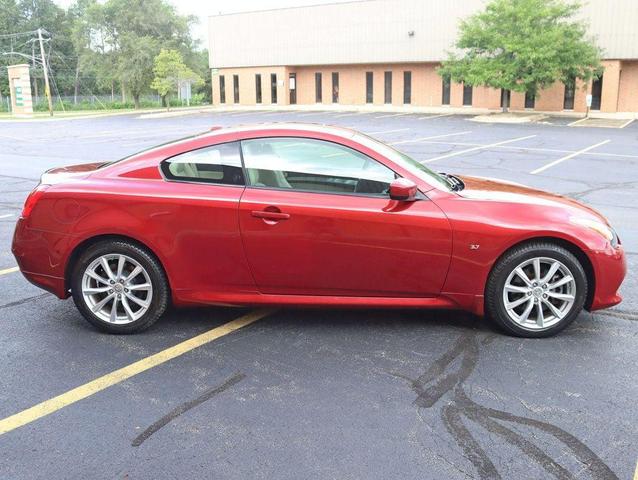 Photo of 2015 Venetian Ruby INFINITI Q60