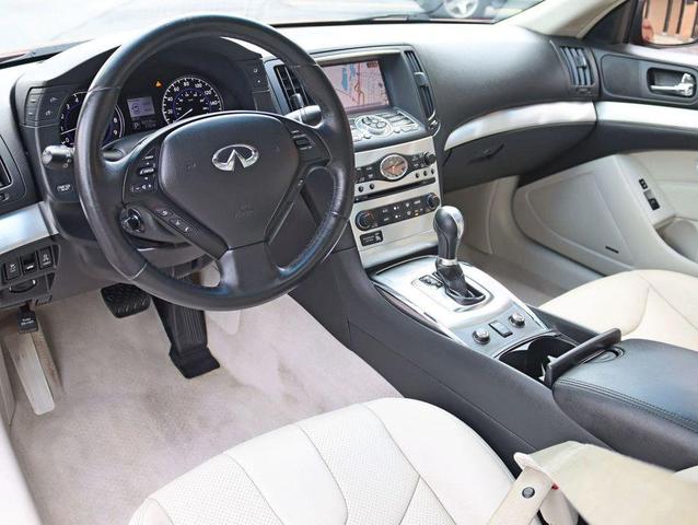 Photo of 2015 Venetian Ruby INFINITI Q60