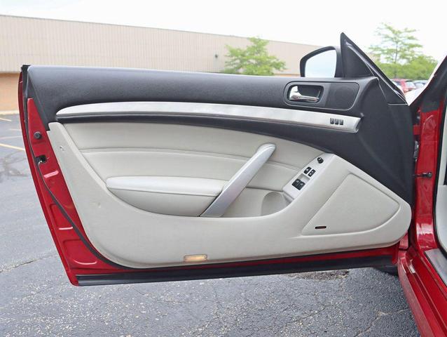 Photo of 2015 Venetian Ruby INFINITI Q60